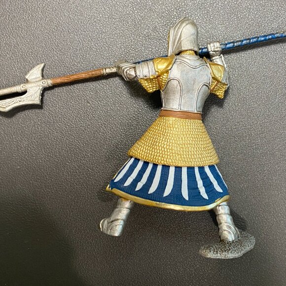 Schleich BLUE GRIFFIN KNIGHT W/Pole-Arm Silver/Gold 4" Resin WorldOfKnights EUC - Picture 7 of 8